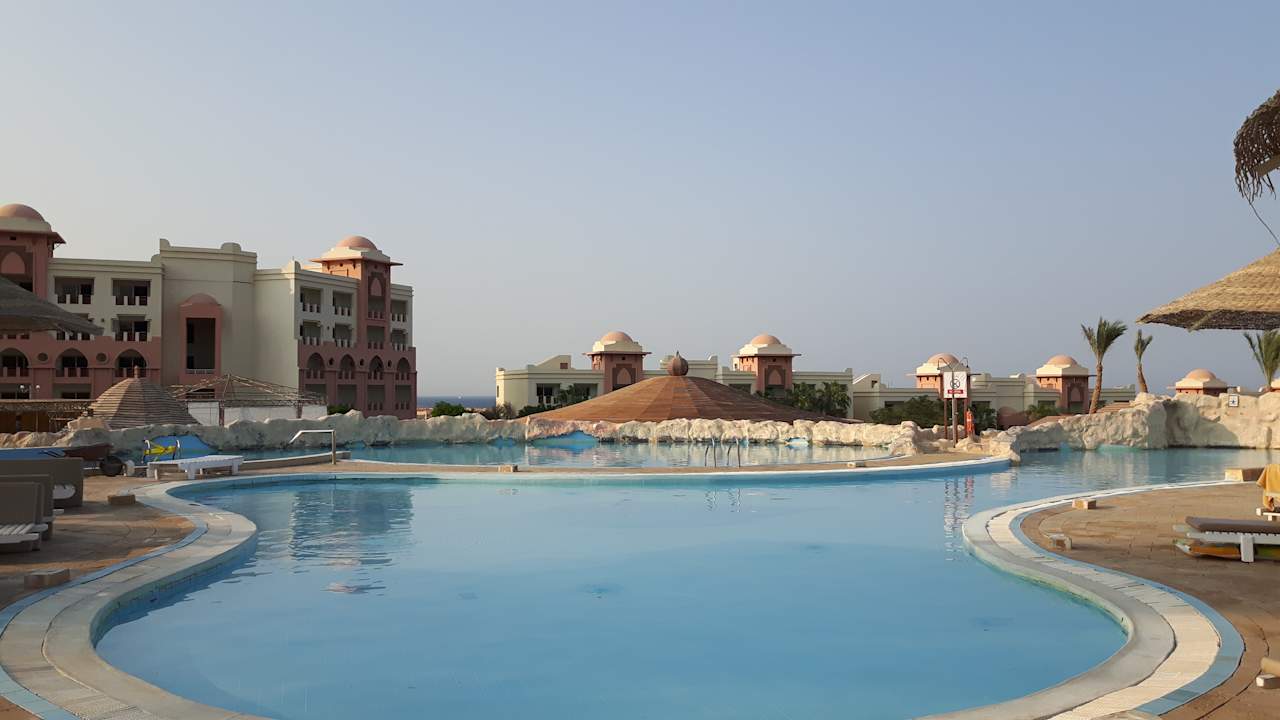 Pool Serenity Alpha Beach