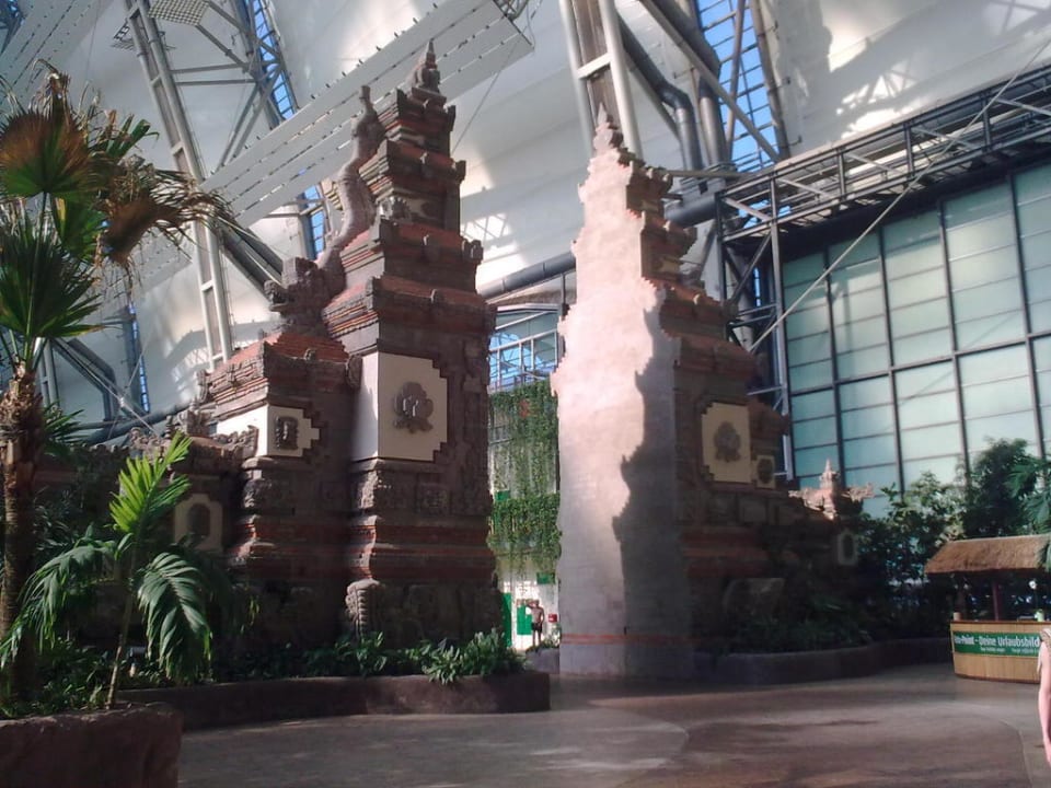 Halle Tropical Islands Resort