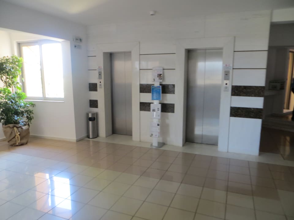 Bilder aus dem Lobbybereich Anissa Beach & Village