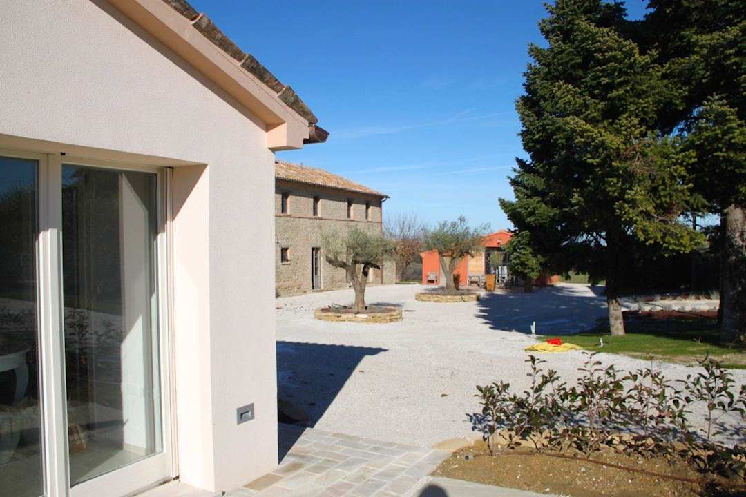 Hofansicht Tenuta Raffaello Luxus-Domizile