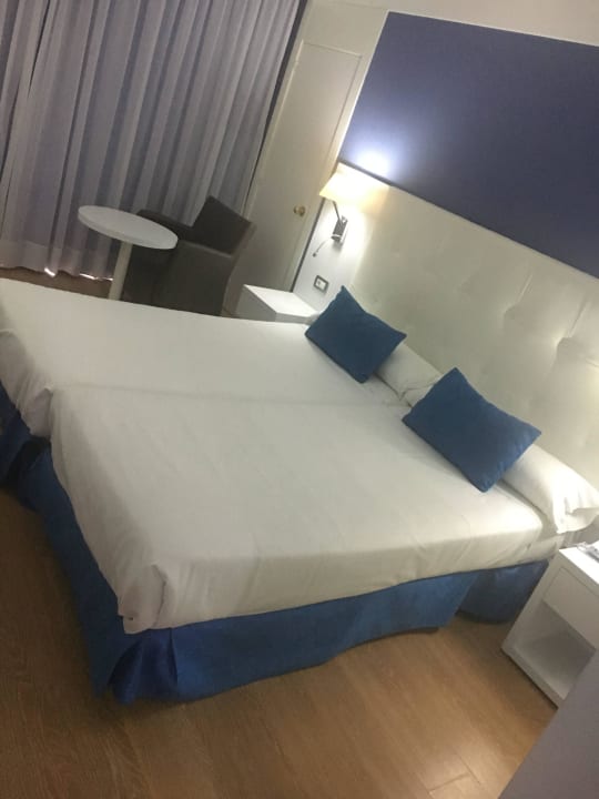 Doppelbett im Superiorzimmer Hotel Grand Teguise Playa