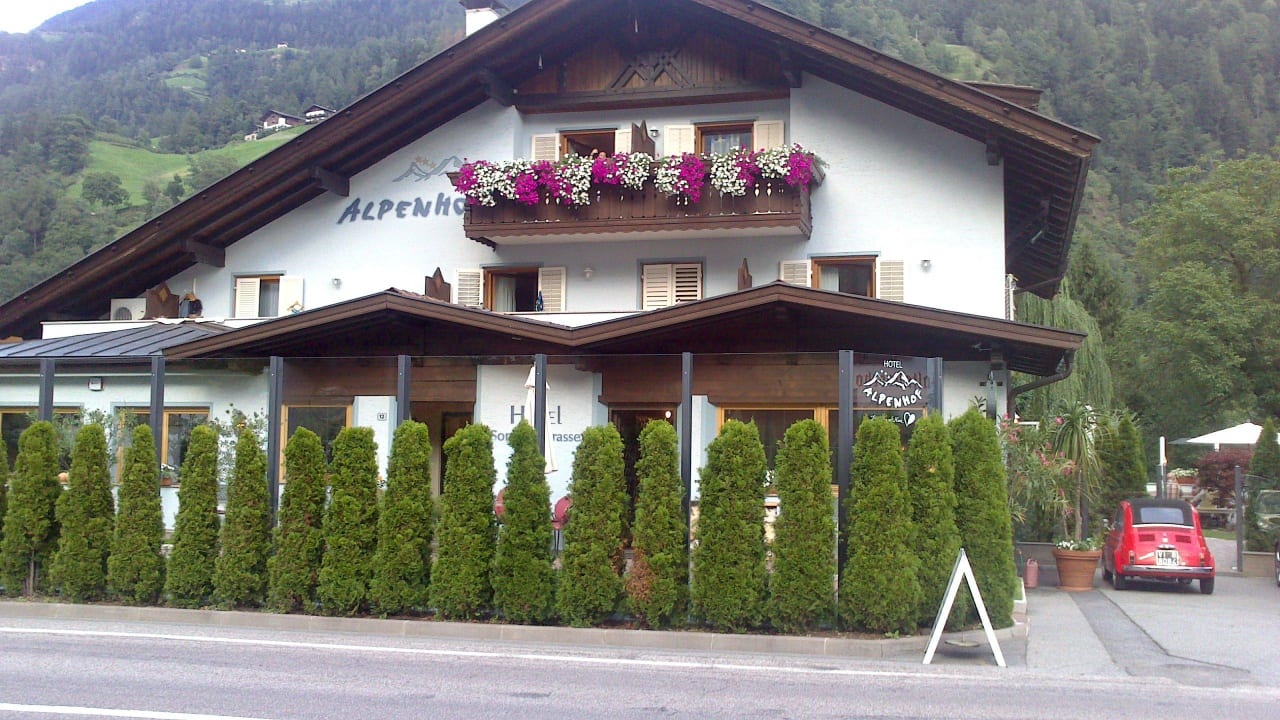 Eingang zur Rezeption Alpenhof Lodge Passeiertal
