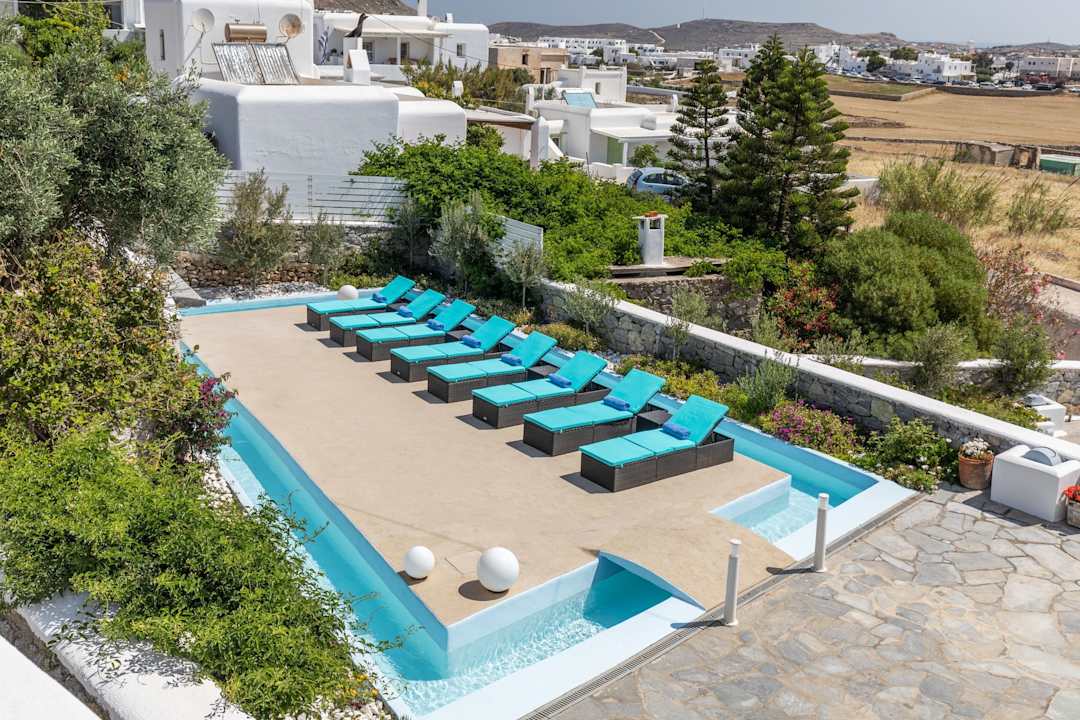 Pool Mykonian Breeze