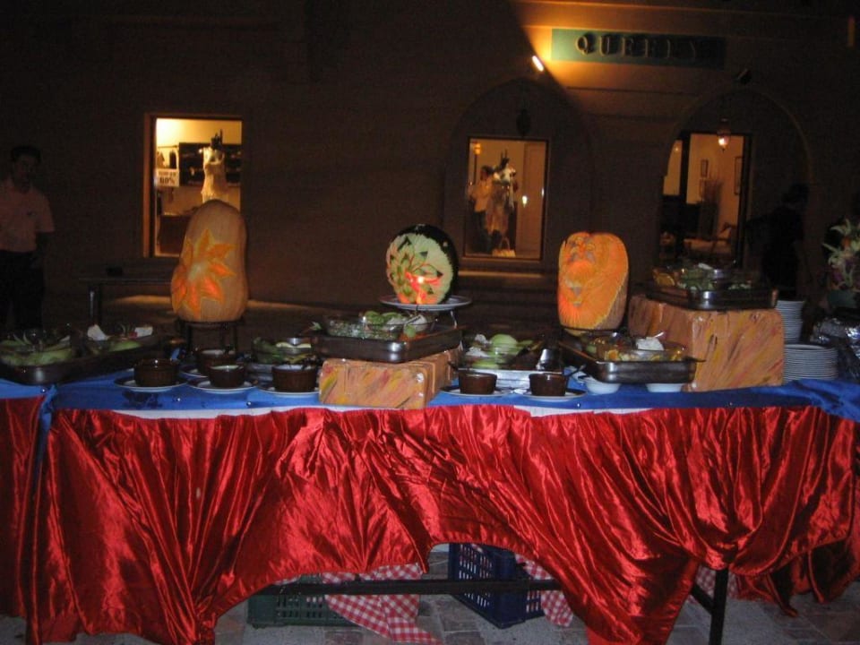 Buffet beim Streetfestival Hotel Three Corners Ocean View prestige - Adults only