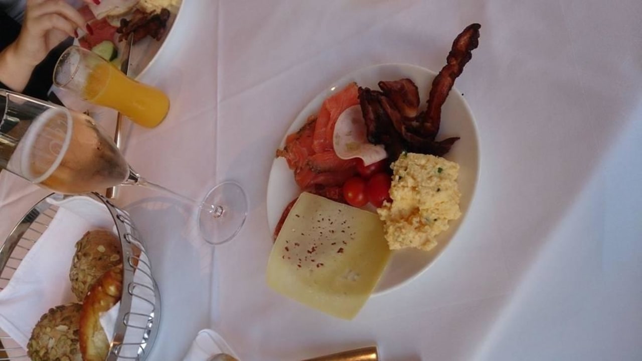 Frühstück  The Alpine Palace