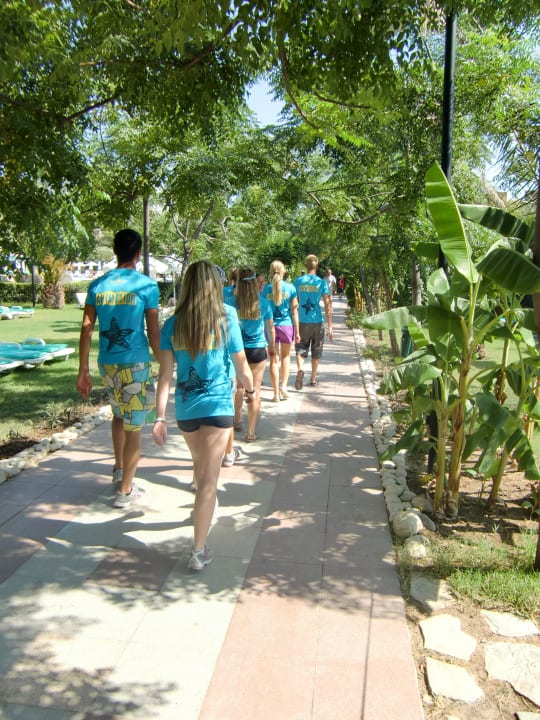 Animationsteam auf  Weg zur Arbeit Belek Beach Resort Hotel