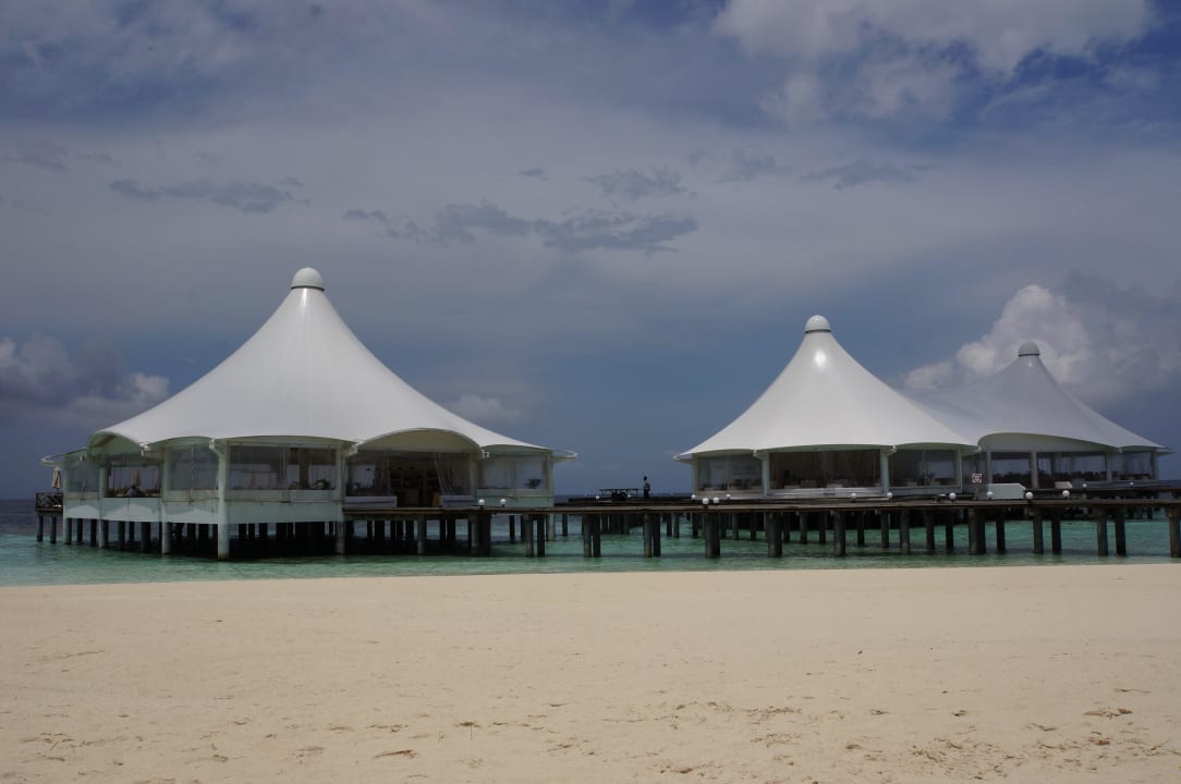 Over-Water Bar und Over-Water Restaurant Safari Island Maldives