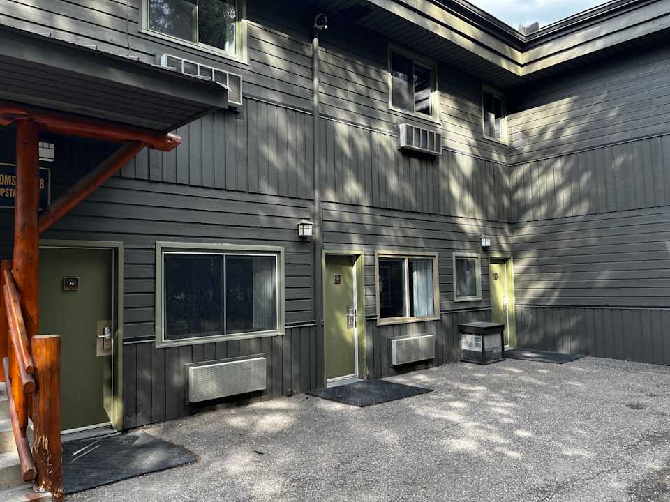 Außenansicht Mountaineer Lodge