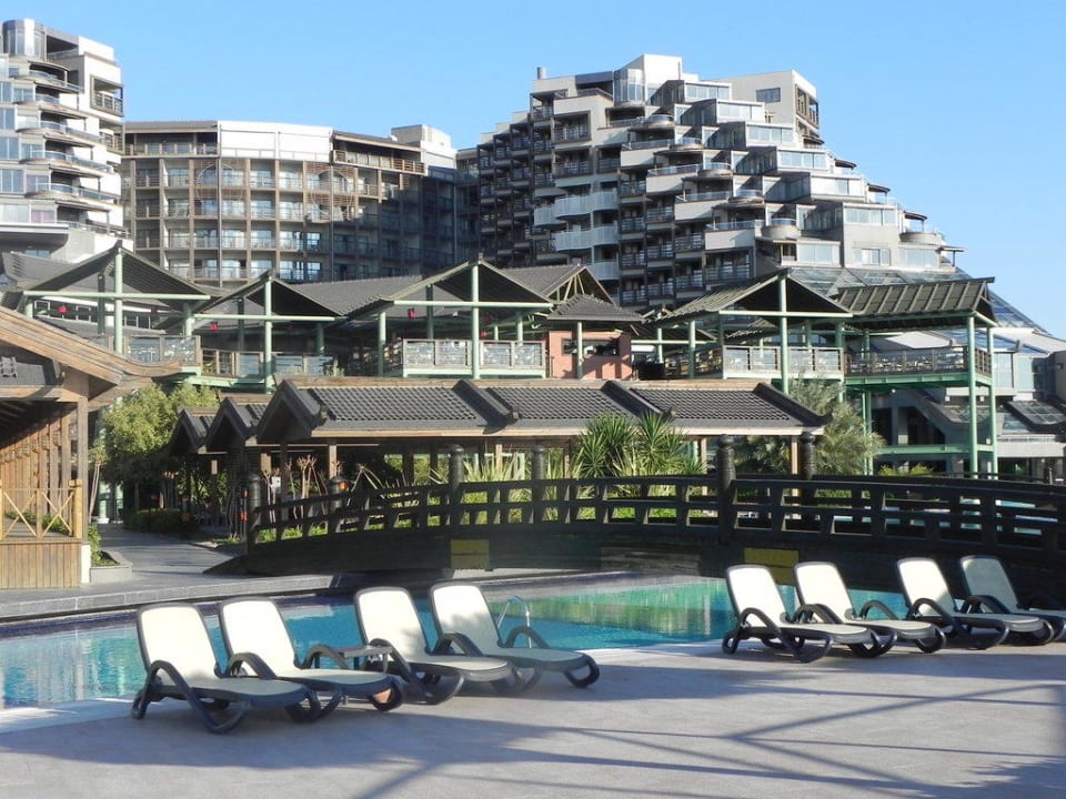 Nur einen Teil der Poolanlage Limak Lara Deluxe Hotel & Resort
