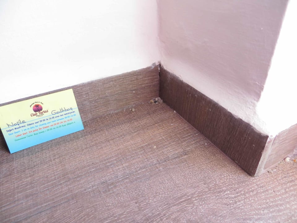 Dreck und Steine von Ankunft bis Ende Club Turtas Beach Hotel