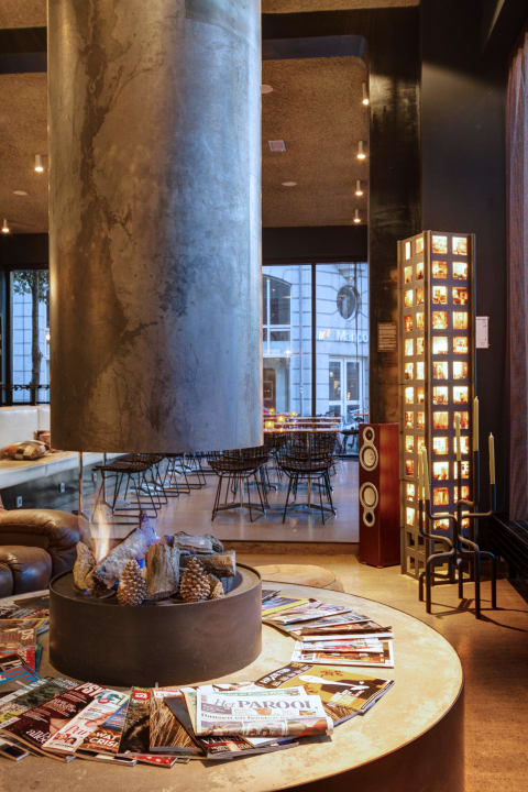 Open Fireplace in Lounge Hotel V Frederiksplein