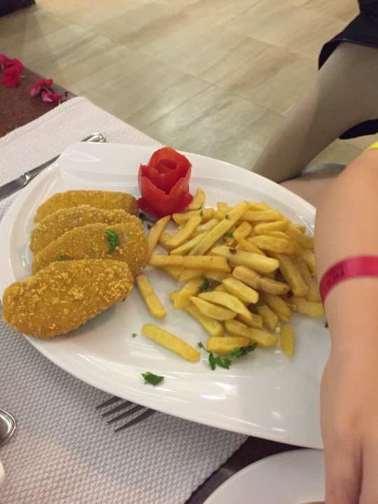 So lecker die Nuggets Pickalbatros Alf Leila Wa Leila Resort - Neverland Hurghada