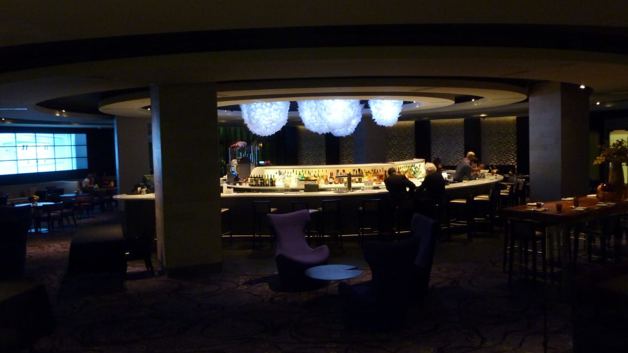 Bar DoubleTree By Hilton Montreal