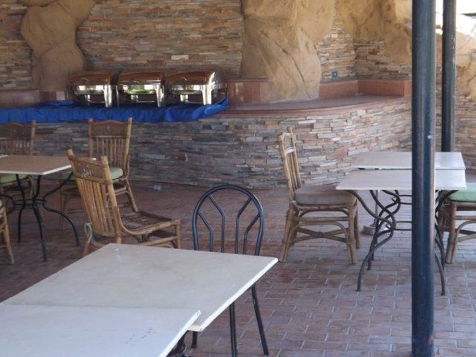 Snack Bar gab es nur 1 Wurst 1 Käse Gurken das war Lotus Bay Beach Resort