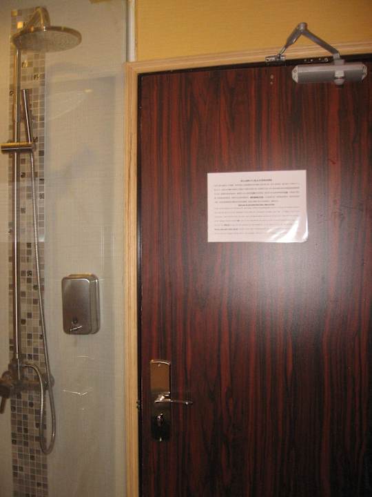 Душ Venetian Hostel