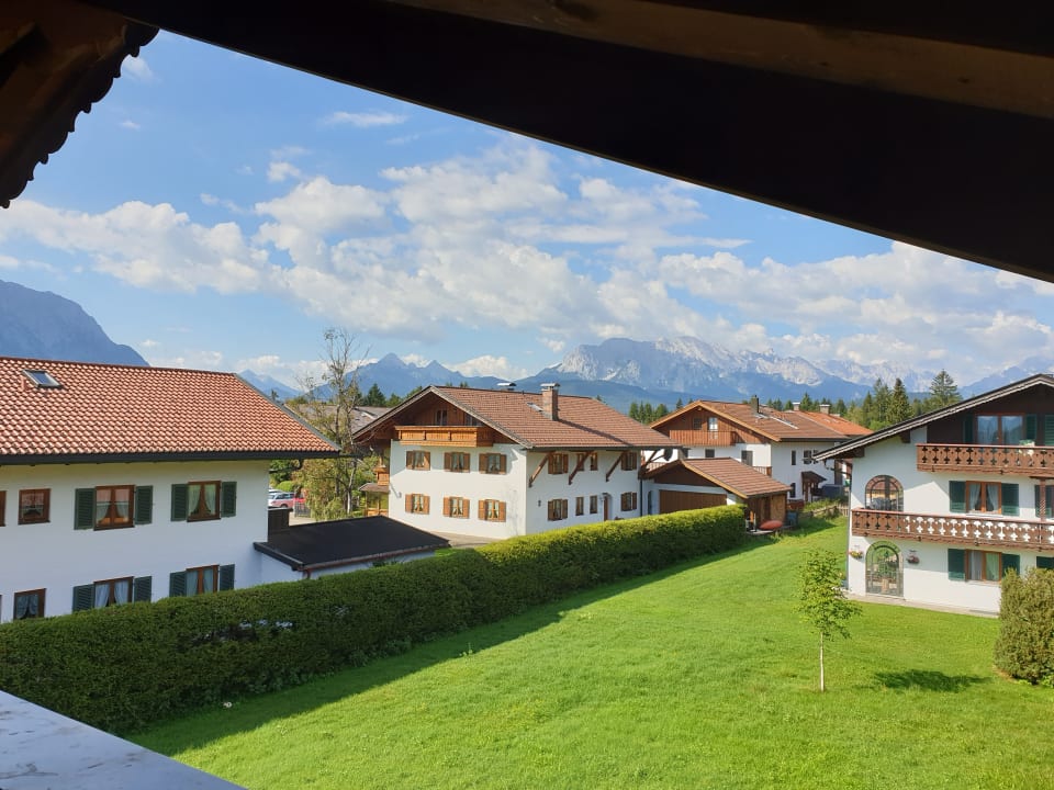 Ausblick Gästehaus Bergblick - FeWo Arnspitze