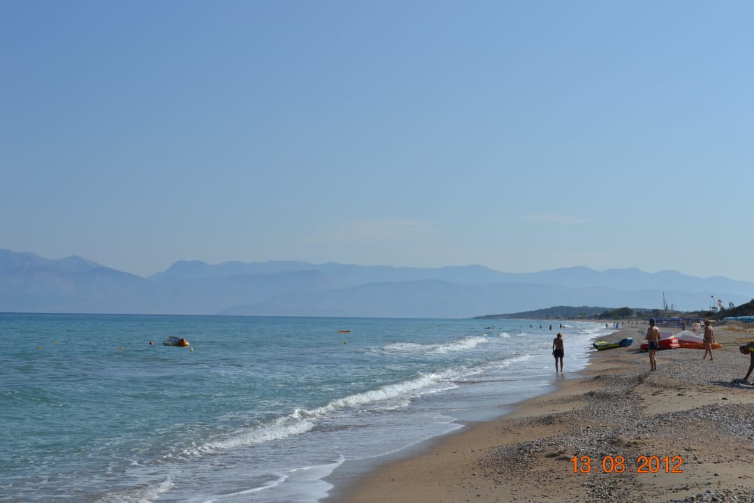 Hat zum spazieren eingeladen Acharavi Beach Hotel