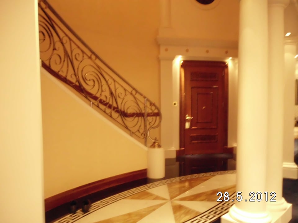 Eingangsbereich mit Treppe ins Obergeschoss Burj Al Arab