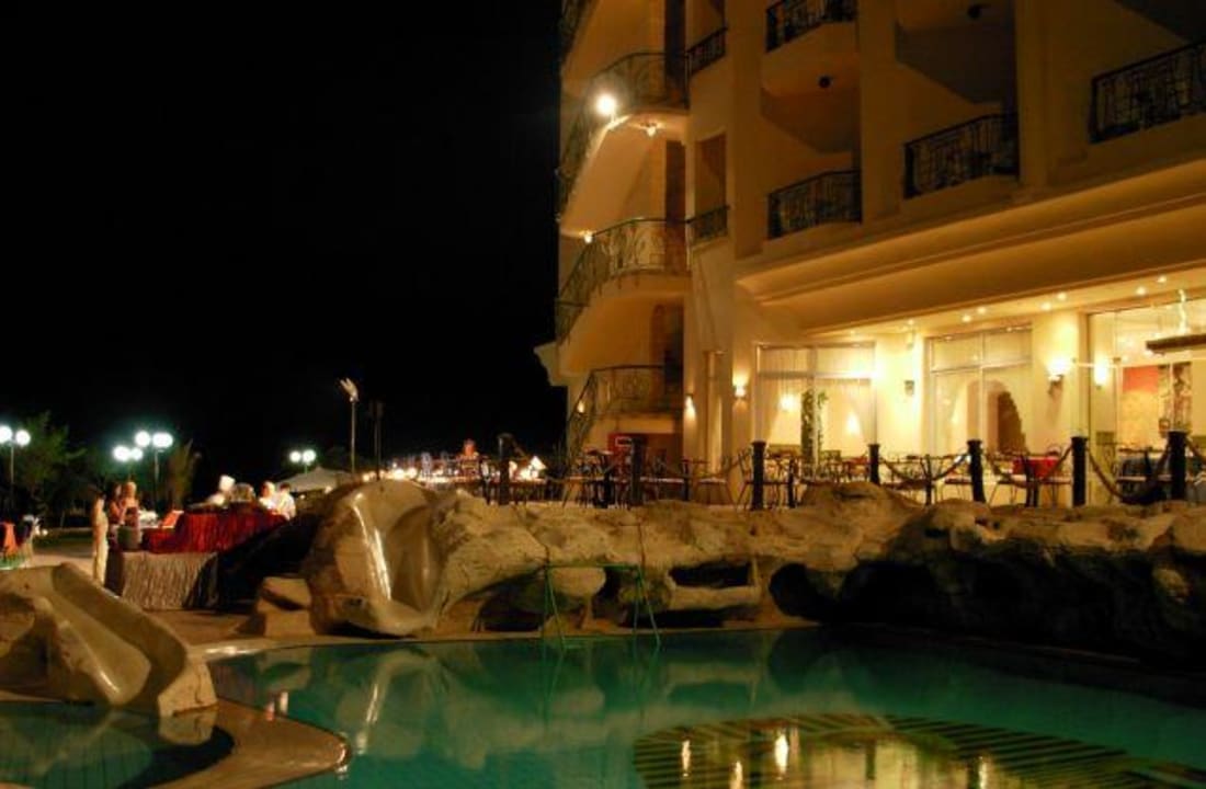 Wyjście na basen i plażę King Tut Resort