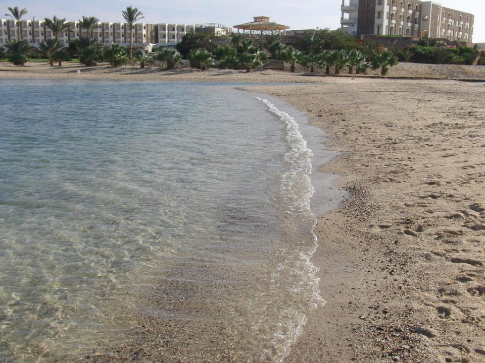 Zejście do morza Brayka Bay Resort