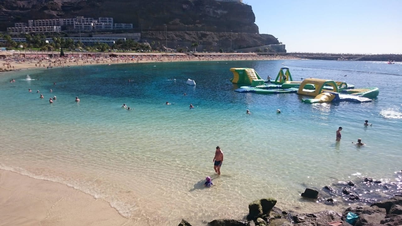 Strand mit Blick auf RIU Hotel Riu Vistamar