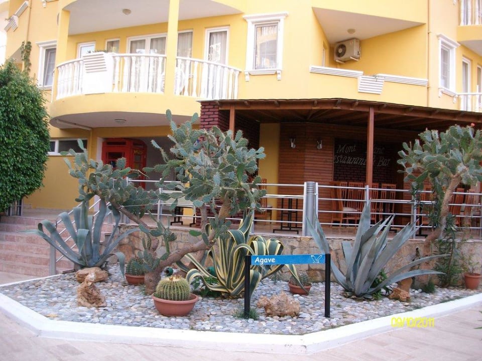 Eingang zum Block A Hotel Club Paradiso