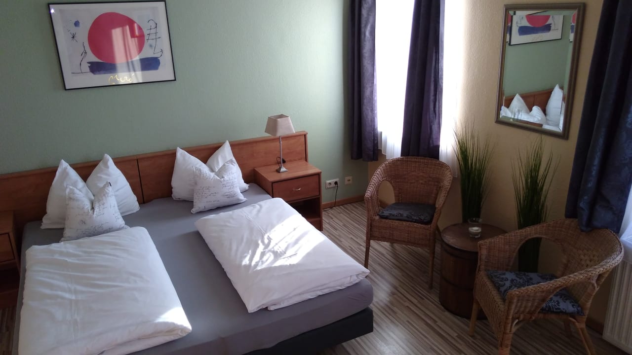 Zimmer Rheinauer Hof - bed & breakfast