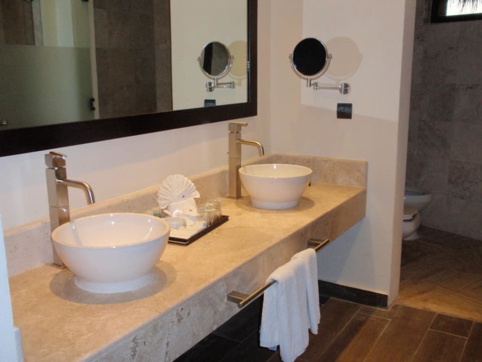 Waschbecken der Suite Catalonia Playa Maroma
