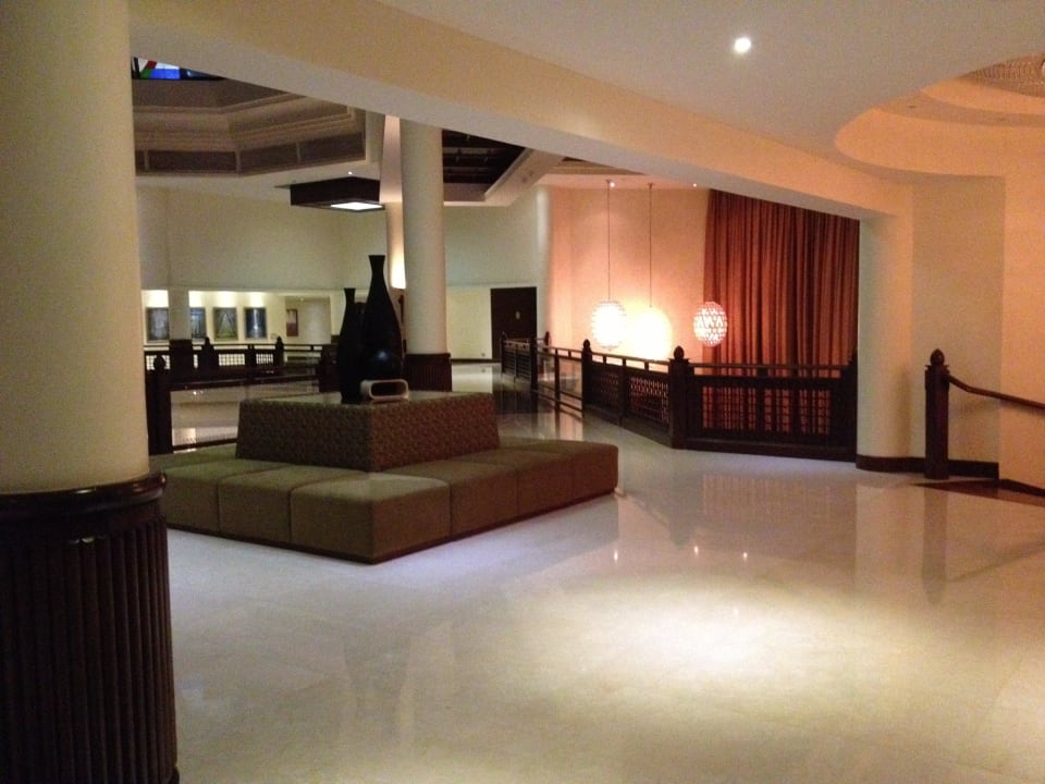 Sitzgelegenheiten im oberen Stock Wyndham Garden Salalah Mirbat