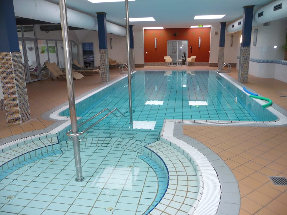 Pool im obersten Stock Seehotel Großherzog von Mecklenburg