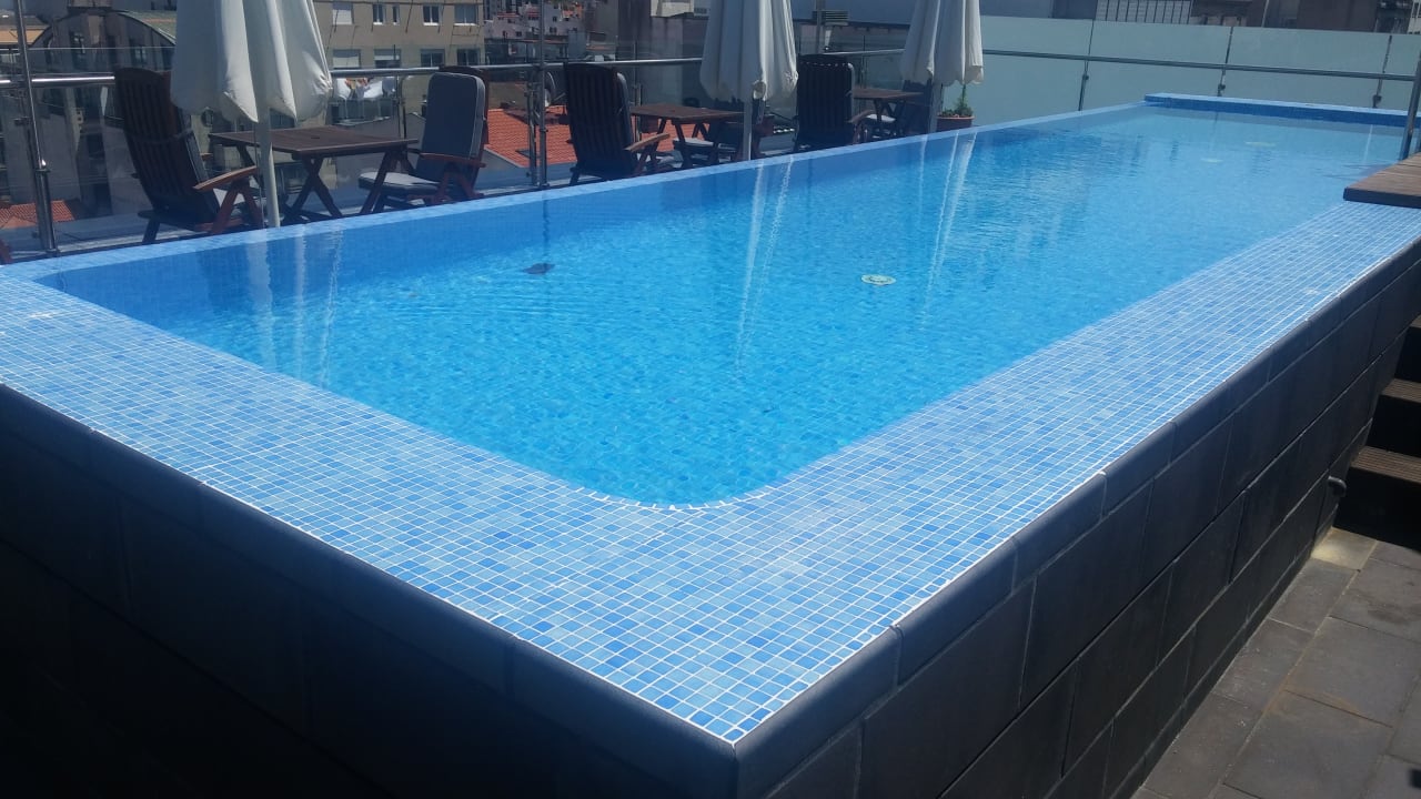 Pool Hotel Axis Vigo