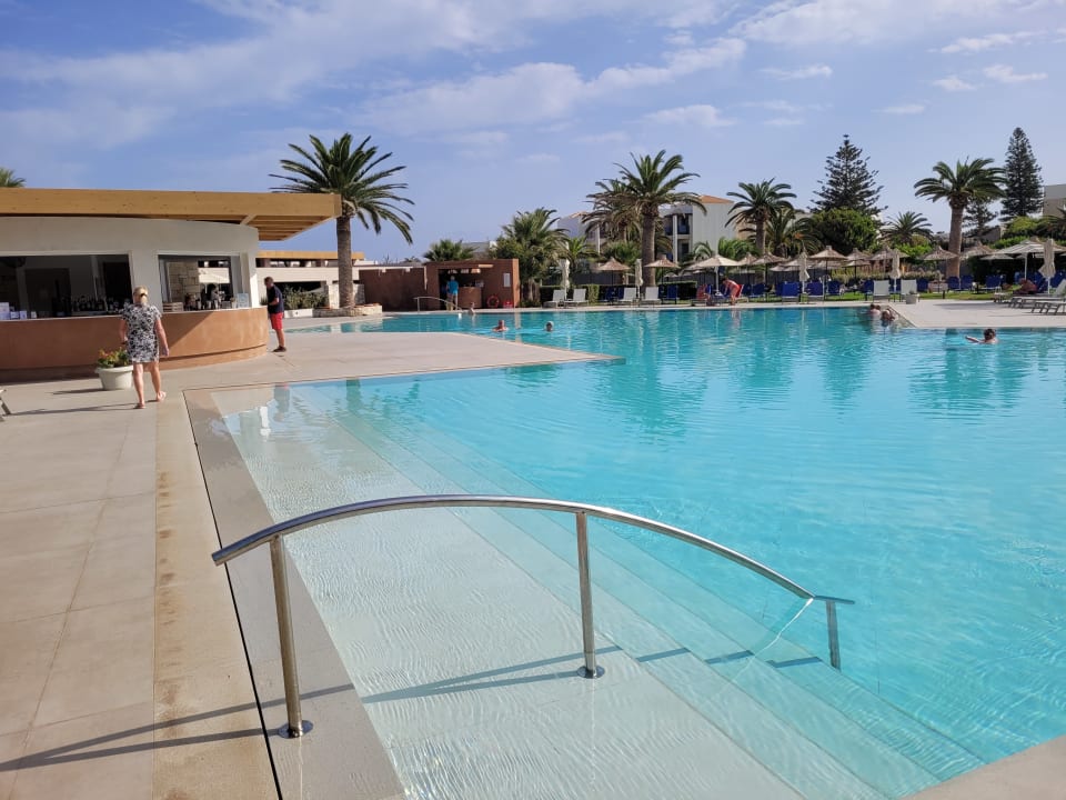 Pool Anissa Beach & Village