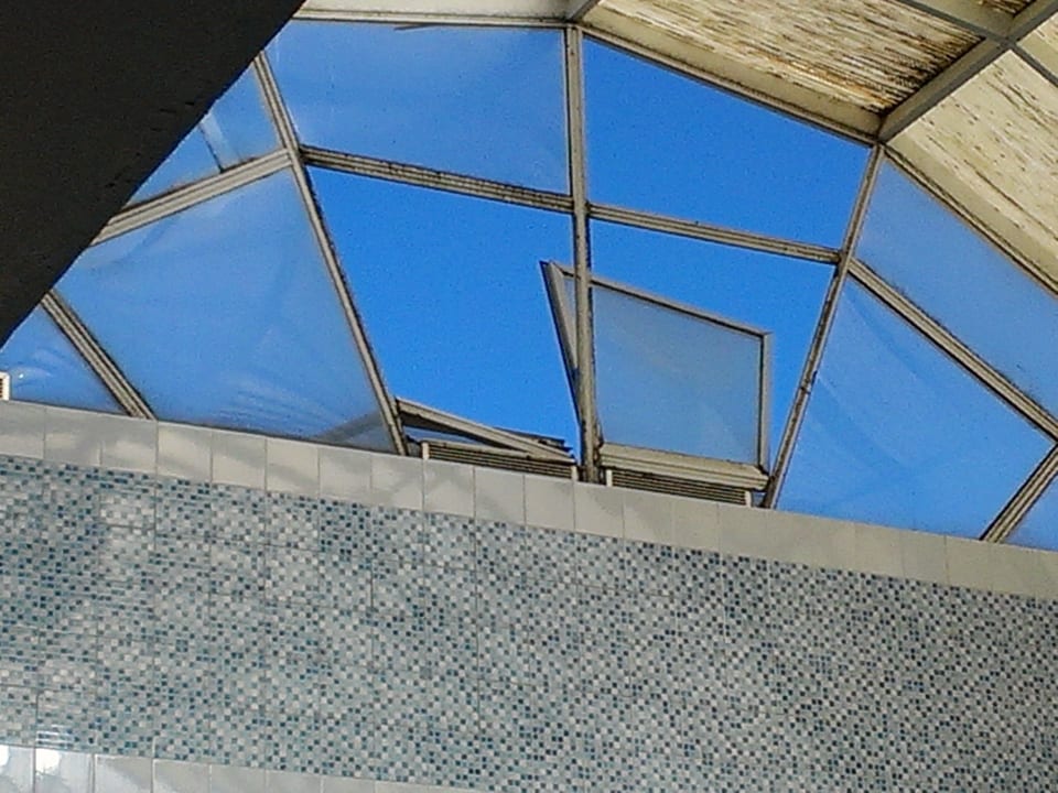 Fenster Pool innen Hotel Zodiac