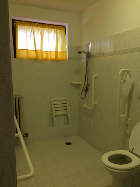 Behindertengerecht ausgebautes Bad Hotel Cristallo