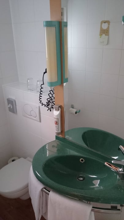 Badezimmer Hotel Ibis Frankfurt Centrum