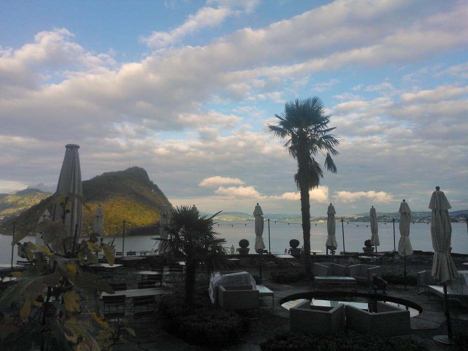 Blick von der Terrasse auf den Vierwaldstätter See See- und Seminarhotel FloraAlpina