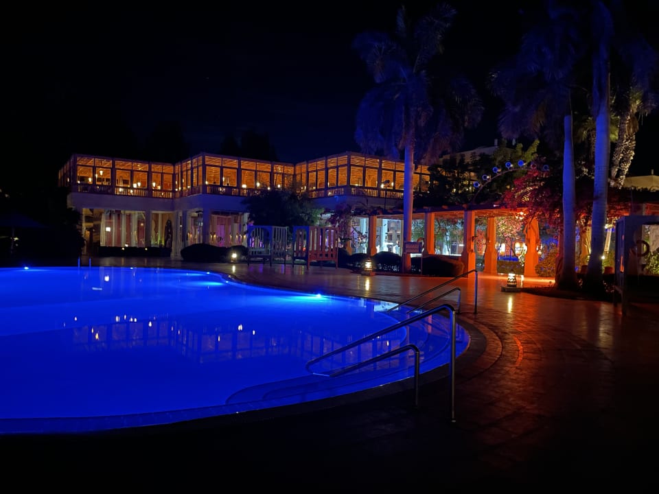 Pool ROBINSON SOMA BAY