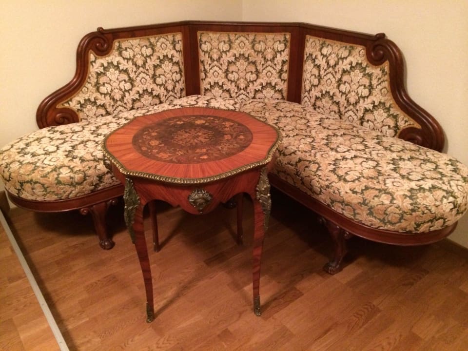 В холле Hotel Juodasis Kalnas