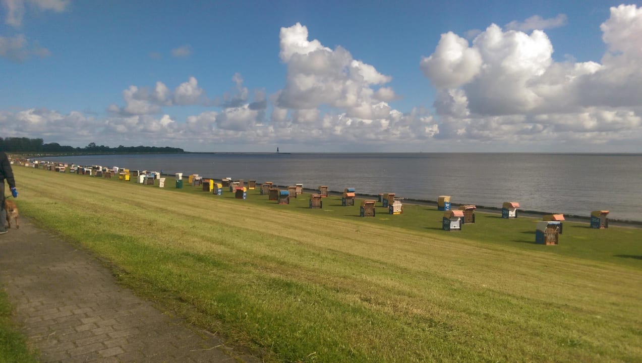 Strand vor der Tür Hotel Beckröge