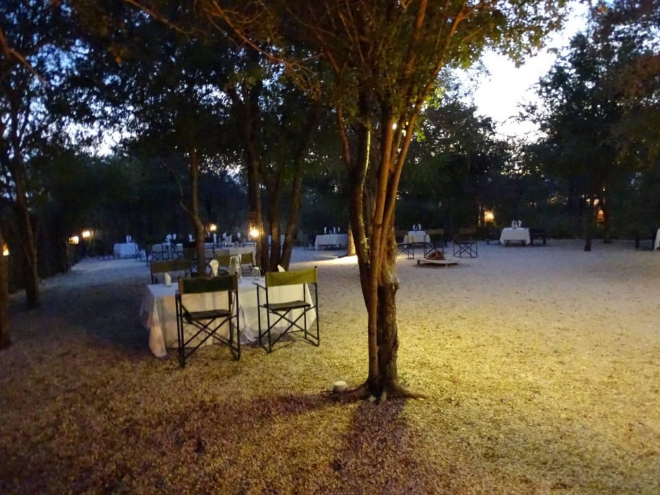 Barbequebereich Hotel Mushara Lodge