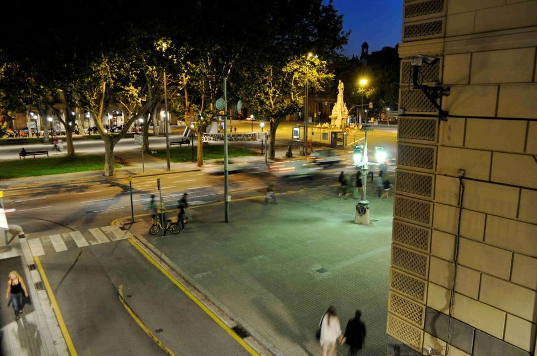 Pla del Palau bei Nacht Hotel Oasis