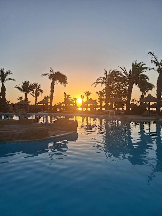 Pool Lotus Bay Beach Resort