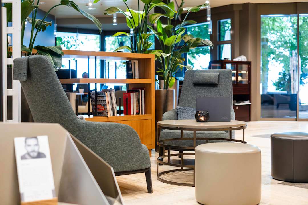 Lobby Hotel Seepark Thun