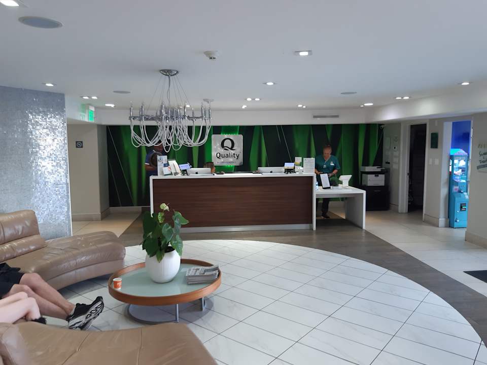 Lobby Quality Inn & Suites By The Parks