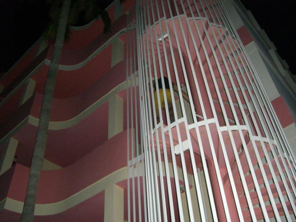 Wendeltreppe zur gewünschten Etage alltoura Club Hotel Akeah Broncemar