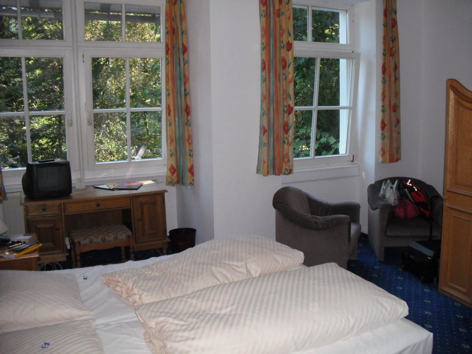 Blick zur Fensterfront (Zimmer Nr. 111) Hotel Schloß Hornberg