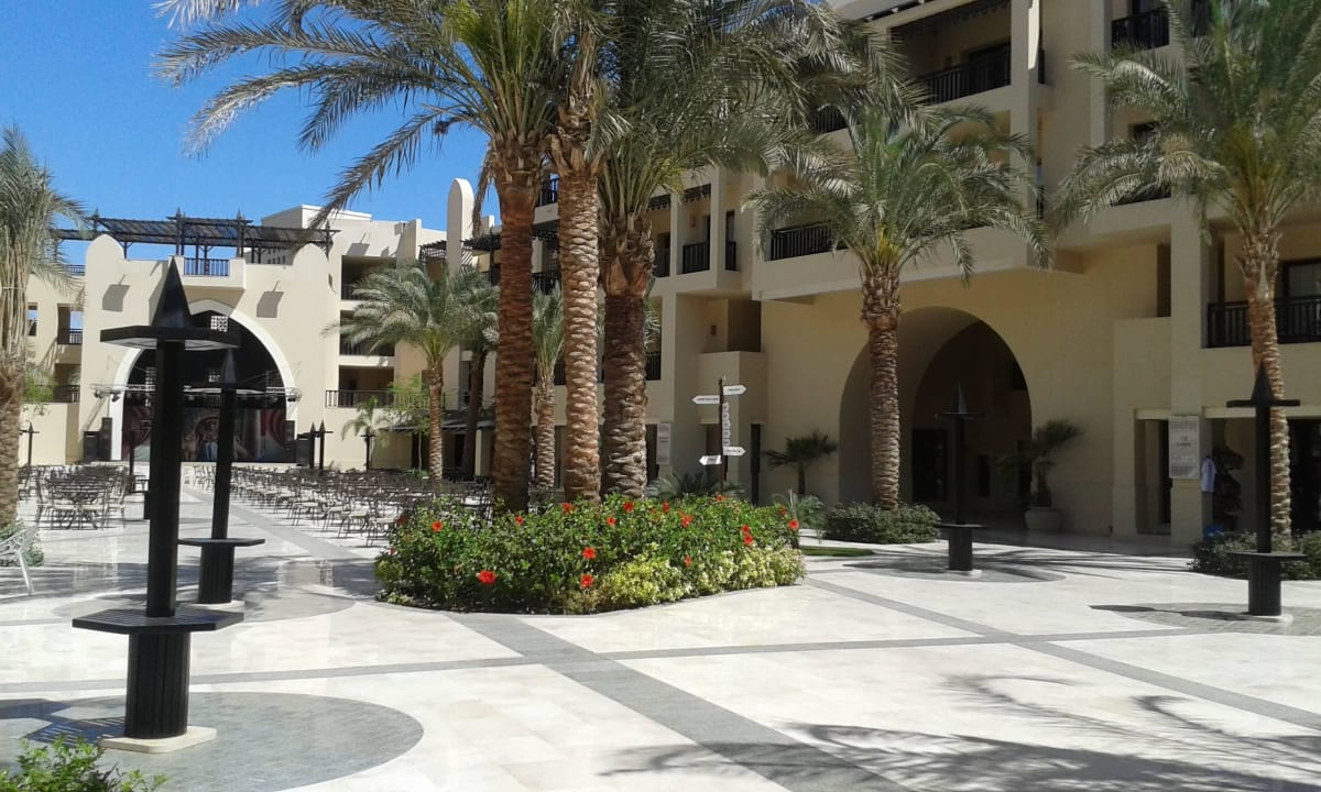 Innenhof Steigenberger Aqua Magic