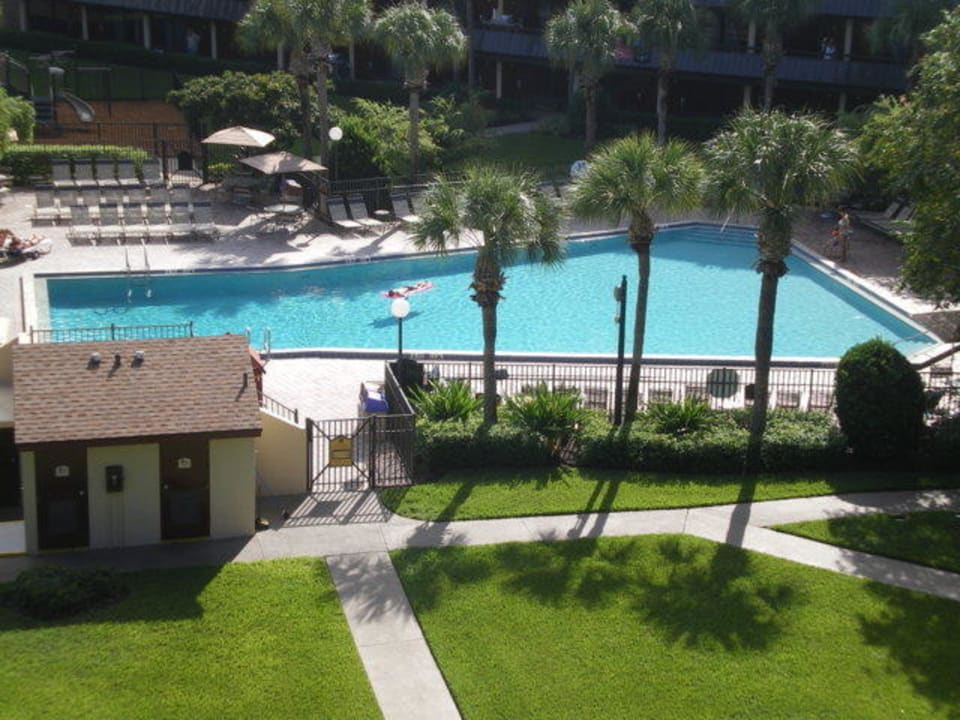 Pool Rosen Inn International