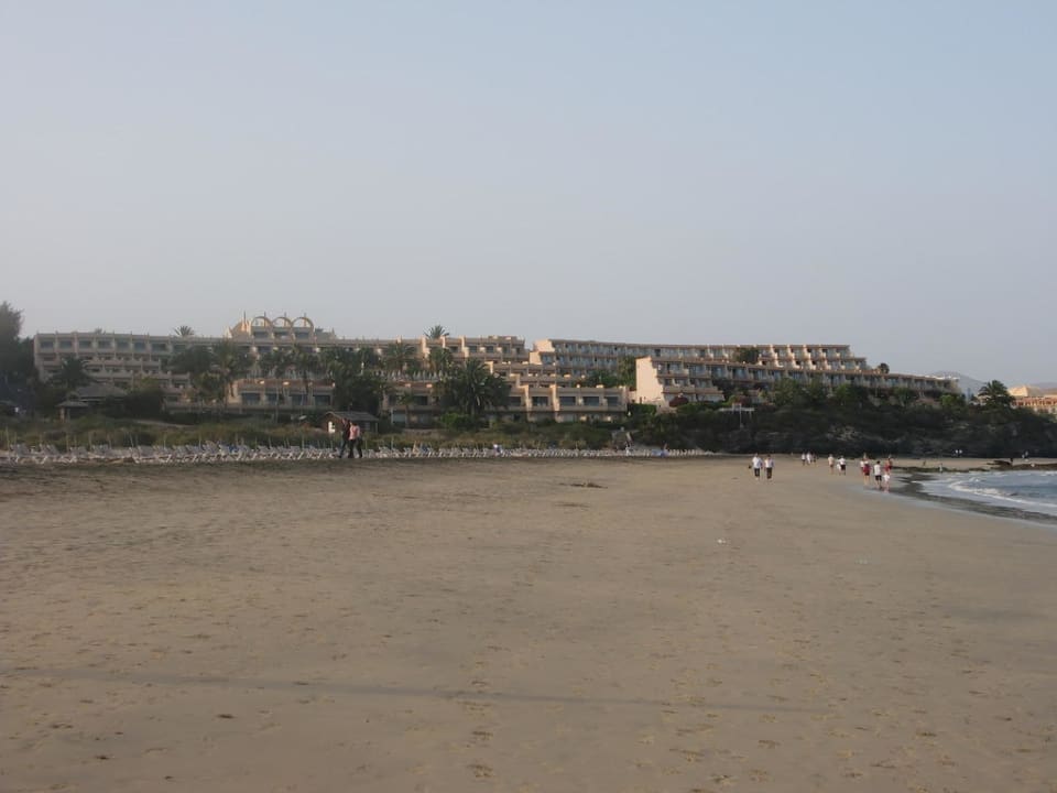 Hotel vom Strand aus gesehen SBH Hotel Taro Beach