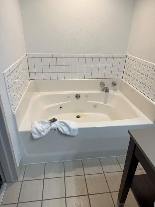 Zimmer Country Inn & Suites by Radisson, Orlando Airport, FL